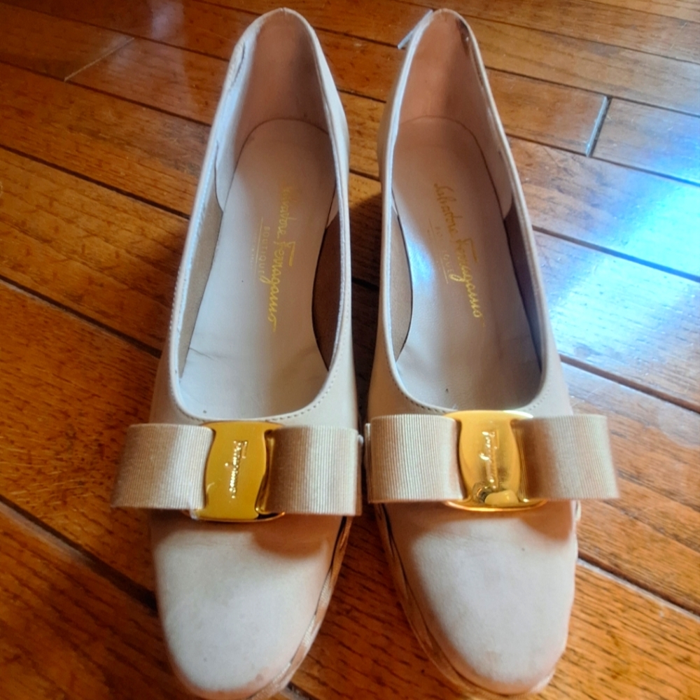 Salvatore Ferragamo kitten heel